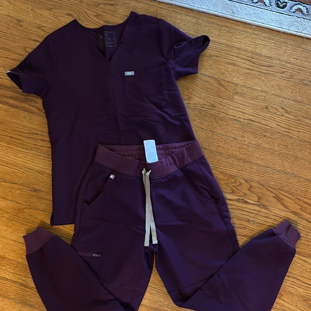 Figs women’s scrub set